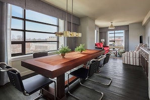 Suite, 1 King Bed | Egyptian cotton sheets, premium bedding, pillow-top beds, in-room safe