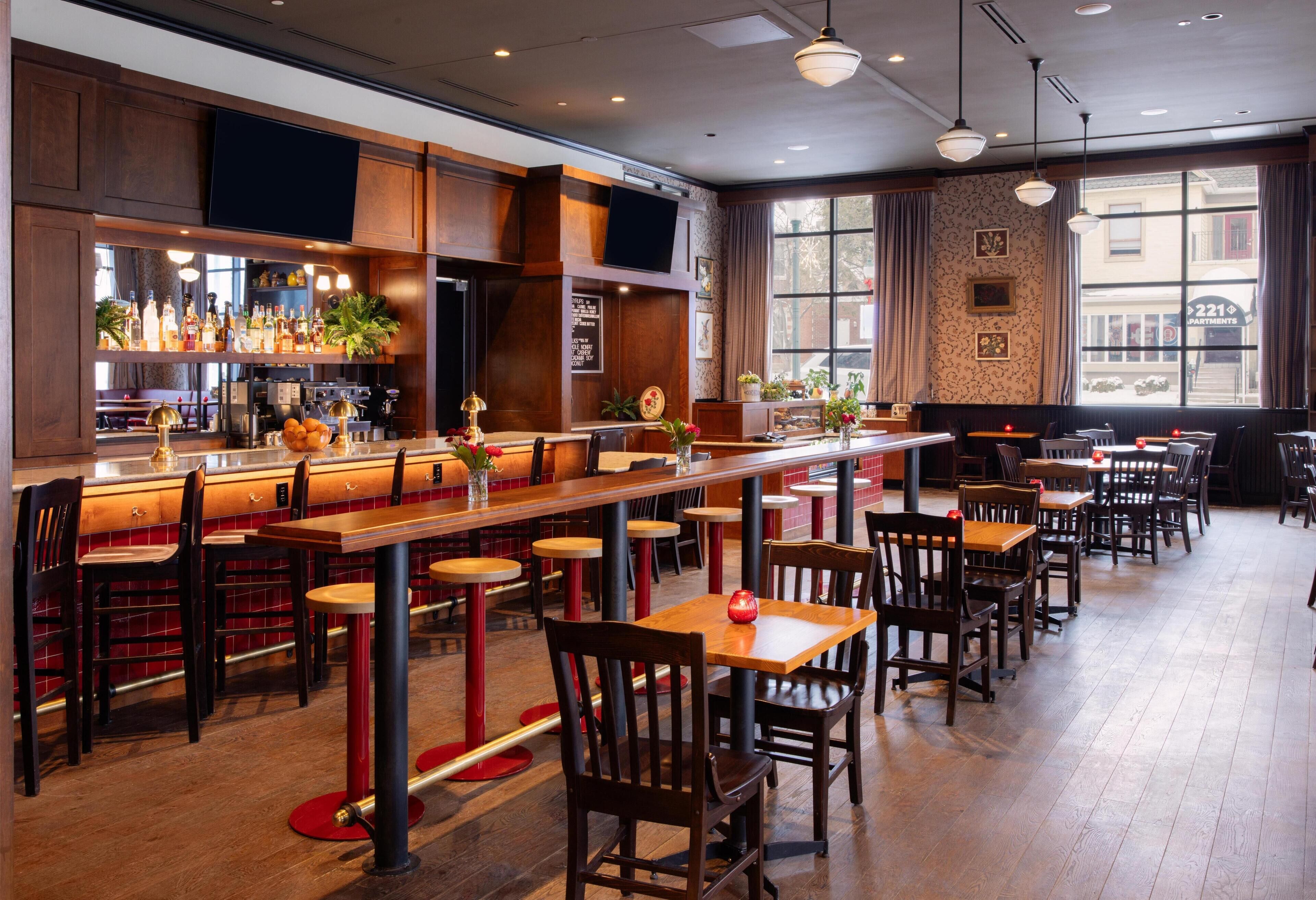 Ofrece desayunos, almuerzos y cenas