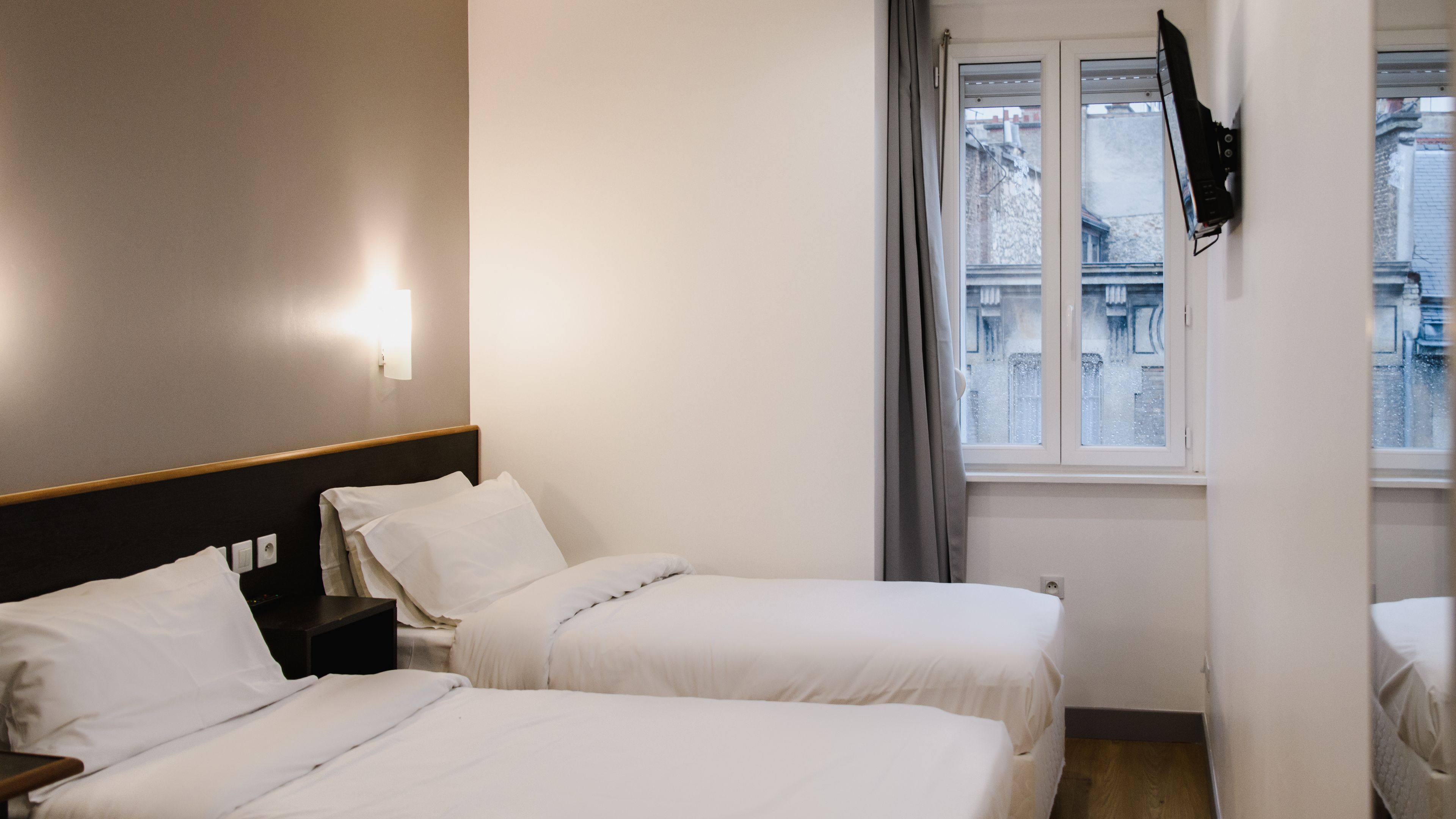 comfort twin room, non smoking | individually decorated, individually furnished, desk, blackout curtains