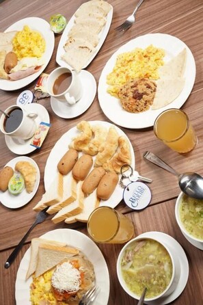 Desayuno continental incluido todos los días