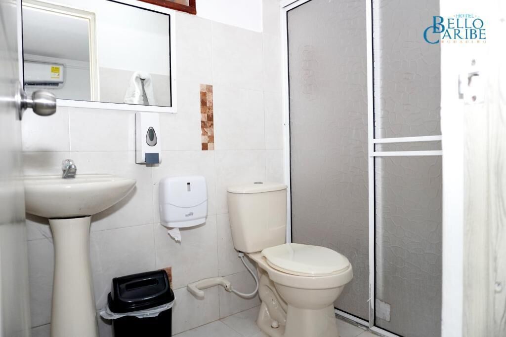 shower, free toiletries, towels