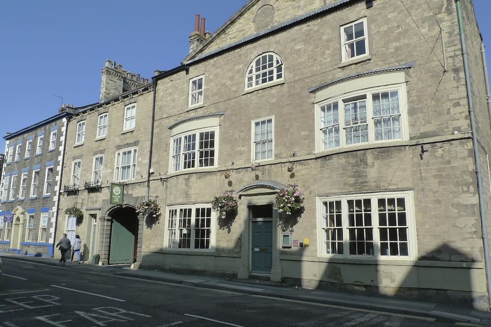 Orchard Club - Newton House - Burn Bridge