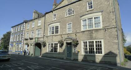 Orchard Club - Newton House