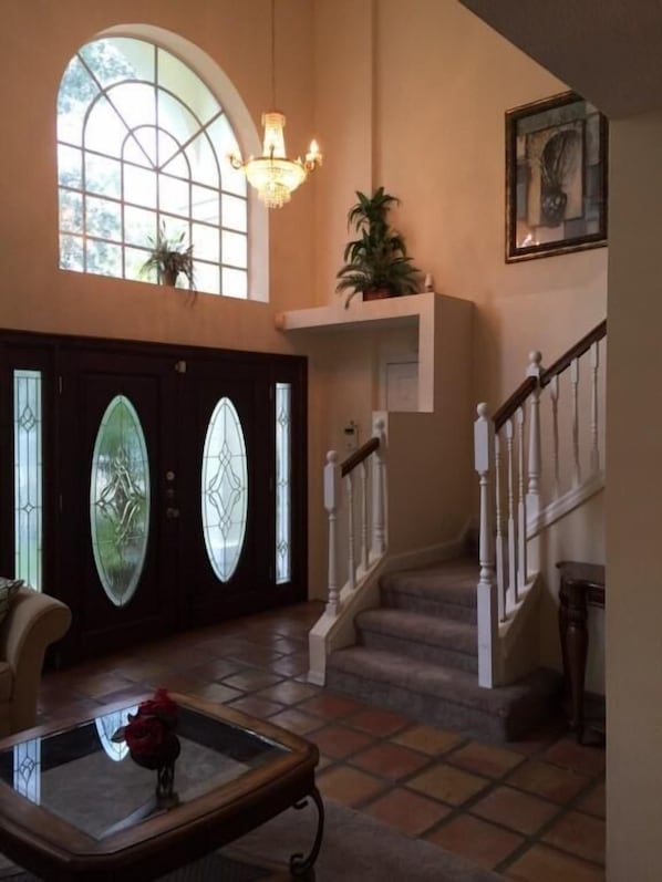 Huis, 3 slaapkamers | Ingang binnen