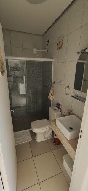 Casa, varias camas, para no fumadores | Baño | Regadera, regadera tipo lluvia, toallas 