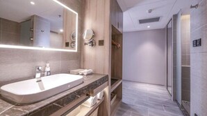 Bathroom - Bantian Zhongcheng Atour Hotel (Shenzhen)