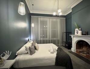 Casa de ciudad clásica, 2 habitaciones, balcón, vista a la ciudad | Ropa de cama de alta calidad y decoración personalizada