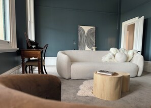 Classic Townhome, 2 Bedrooms, Balcony, City View | Living area | Flat-screen TV - Tree House Hideouts Heygarth House (Echuca)