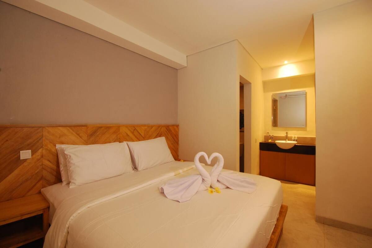 Double Room | WiFi (free), bed sheets