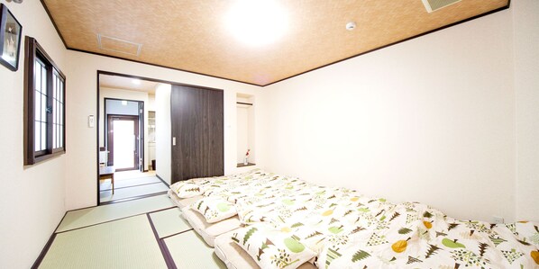 Familjelägenhet (Ground Floor) | Mörkläggningsgardiner, gratis wi-fi och sängkläder