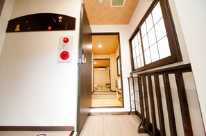 家庭公寓 (Ground Floor) | 遮光布/窗簾、免費無線上網、床單