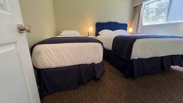 Suite studio familiale | Décor unique, ameublement unique, bureau, accès au Wi-Fi (inclus)