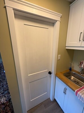 Habitación individual clásica | Decoración individual, mobiliario individual, escritorio y wifi gratis