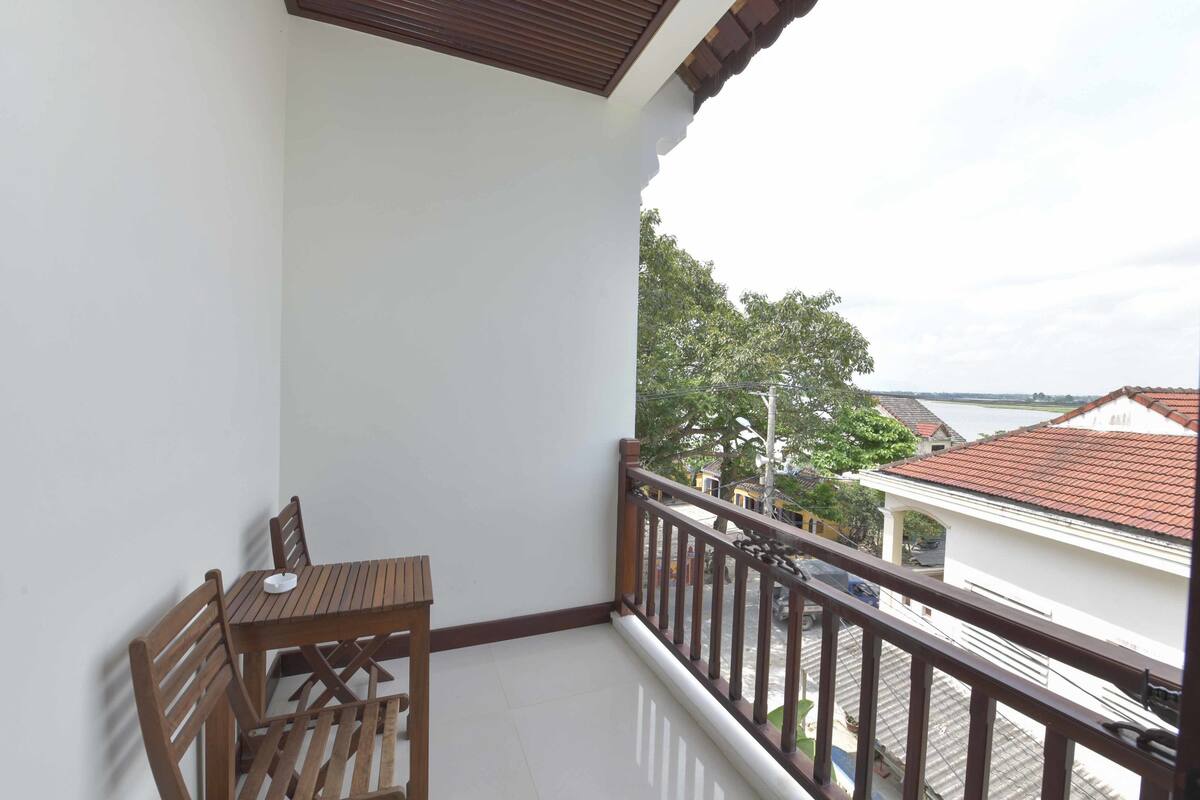 Quarto triplo luxo, 1 quarto, sacada, vista para a cidade | Vista da sacada