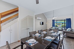 Apartment, 3 Bedrooms, Garden View | Dining room