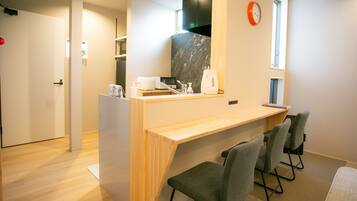 Casa familiar | Área de sala de estar | Televisión