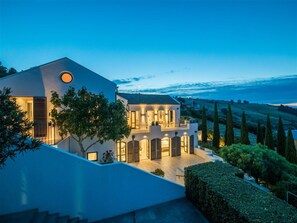 Exterior - Sensation on Revelation (Christchurch)