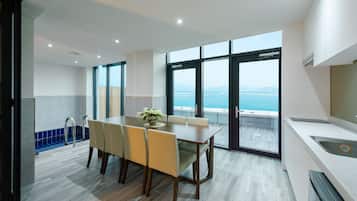 Deluxe Pool Suite | View from room