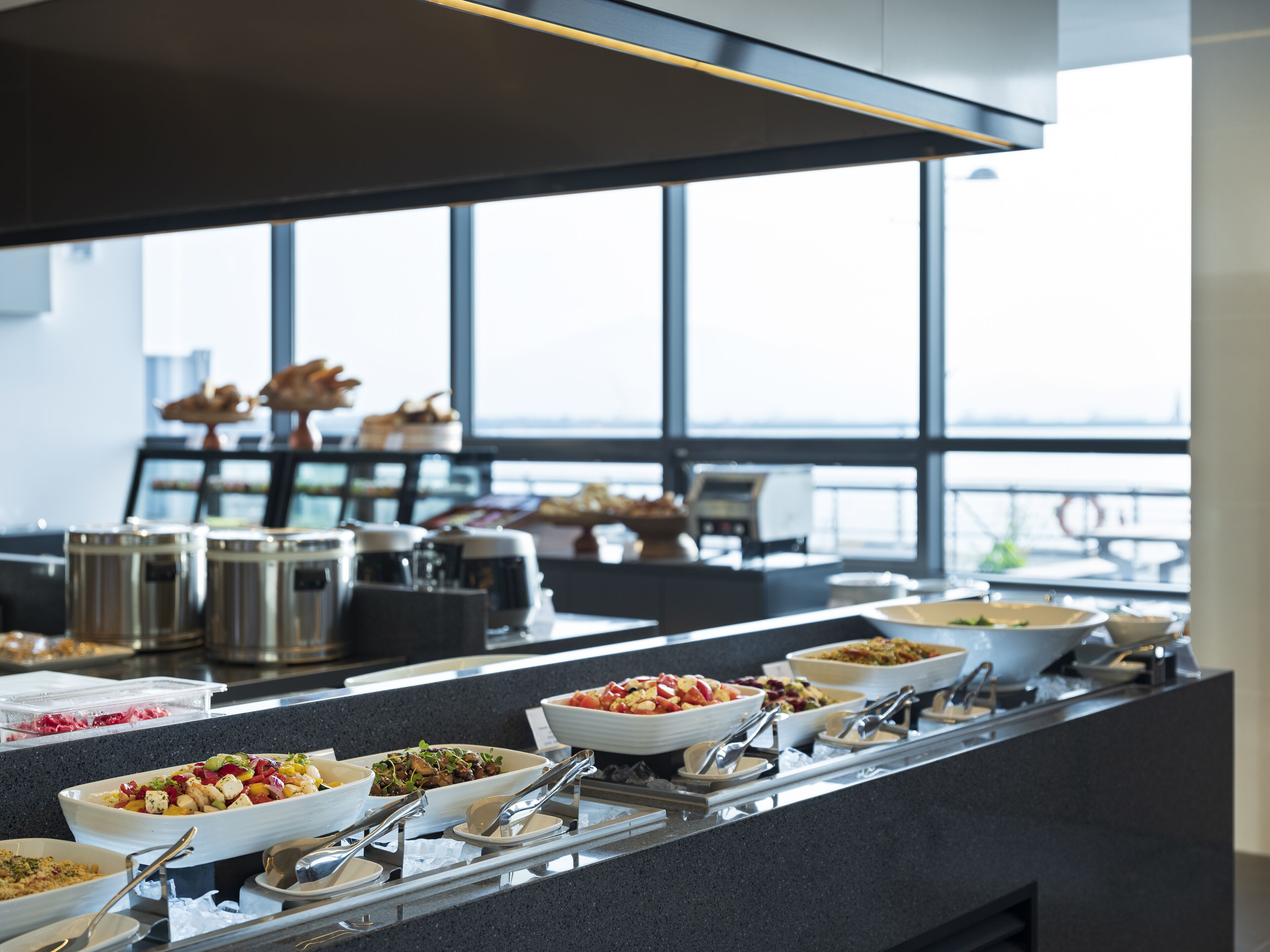 daily buffet breakfast (krw 34000 per person)