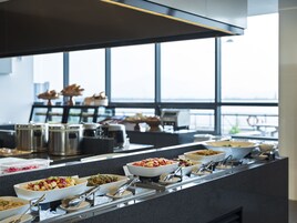 Desayuno buffet todos los días (con cargo)