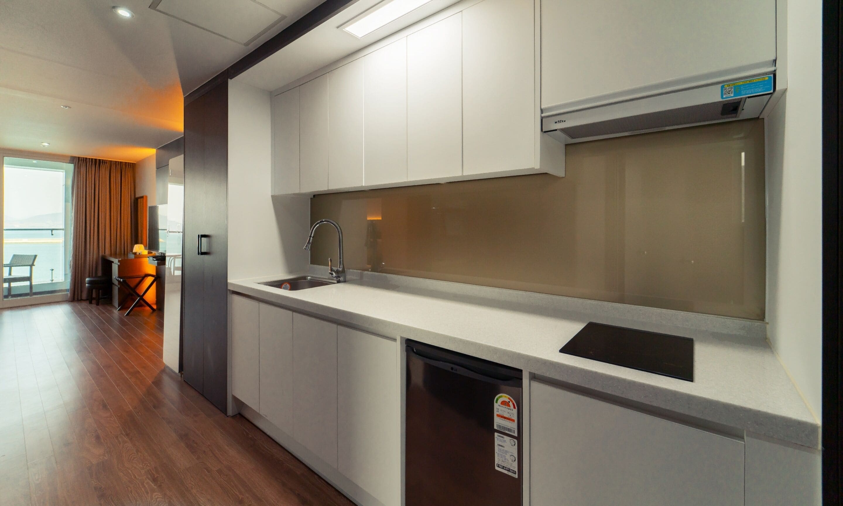 deluxe family ondol room, ocean view | private kitchen | fridge, electric kettle