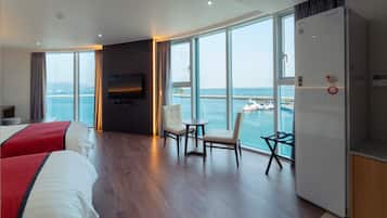 Deluxe Corner Room, Ocean View | View from room