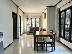 高級雙人房 | 免費 Wi-Fi、床單