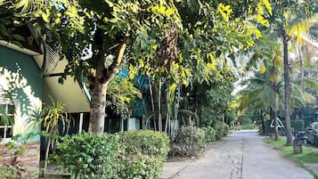 Vista frontal de la propiedad
