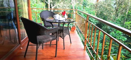 Exclusive Tree House, Garden View | Balcony