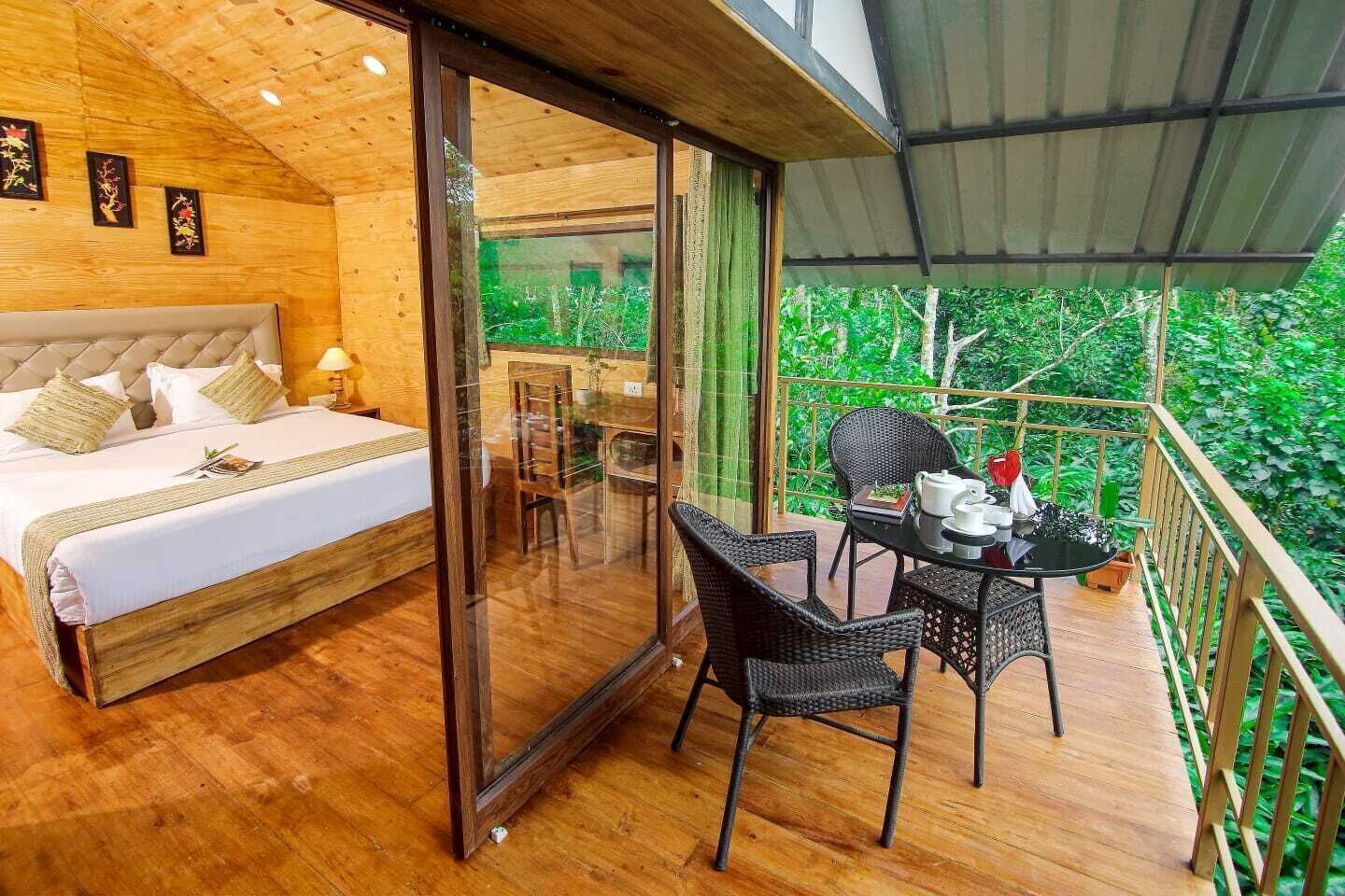 5 bedrooms, in-room safe, desk, blackout drapes