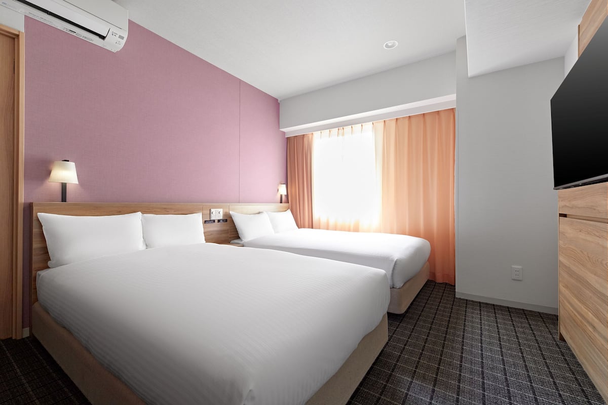 Deluxe Twin Room, Non Smoking | Down comforters, blackout drapes, iron/ironing board (on request)