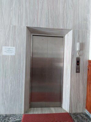 Front of property - Nhat Tan Hotel (Quy Nhon)