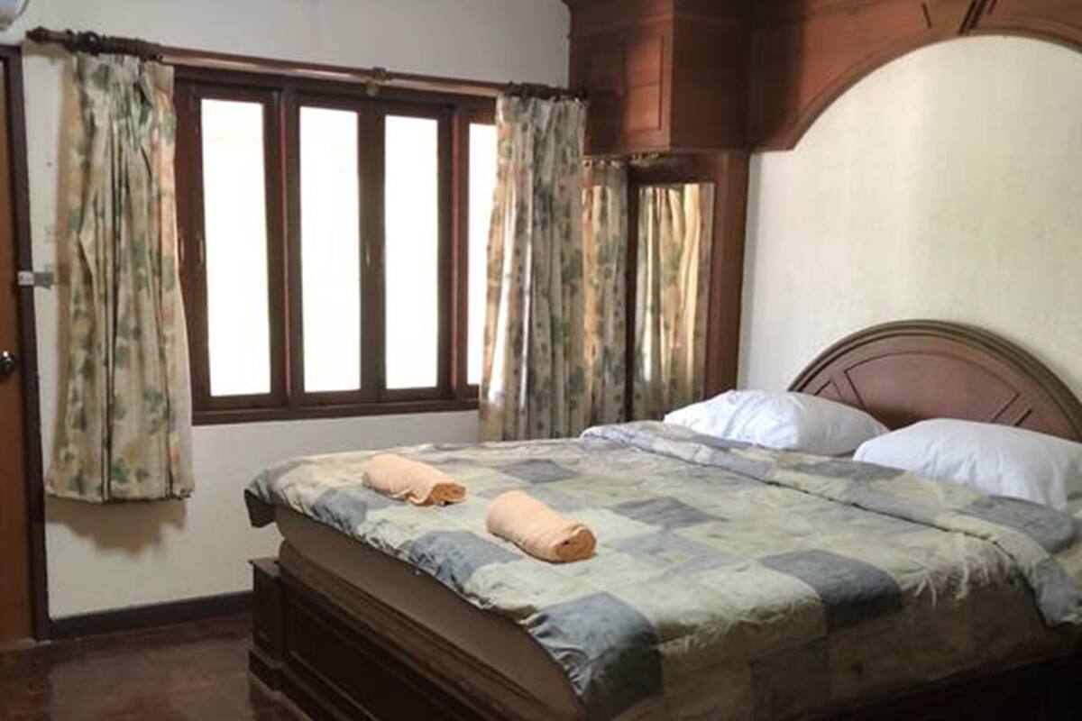 In-room safe, free WiFi, bed sheets