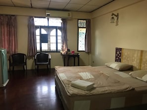 Standard Double Room  | Oppholdsrom | Flatskjerm-TV
