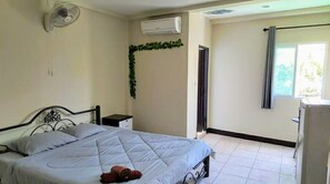 Standard Double Room  | Frigobar, escrivaninha, Wi-Fi de cortesia