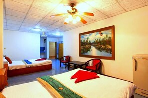 Suite Keluarga, 1 kamar tidur, Boleh Merokok, pemandangan kota | Minibar, meja kerja, dan Wi-Fi gratis