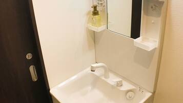 House, 1st Floor | Bathroom sink