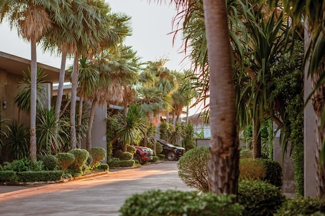 Exterior. Blue River Resort