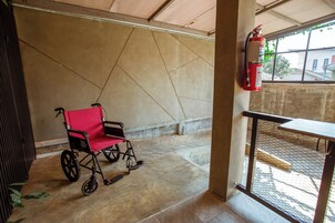 Silla de ruedas para huéspedes