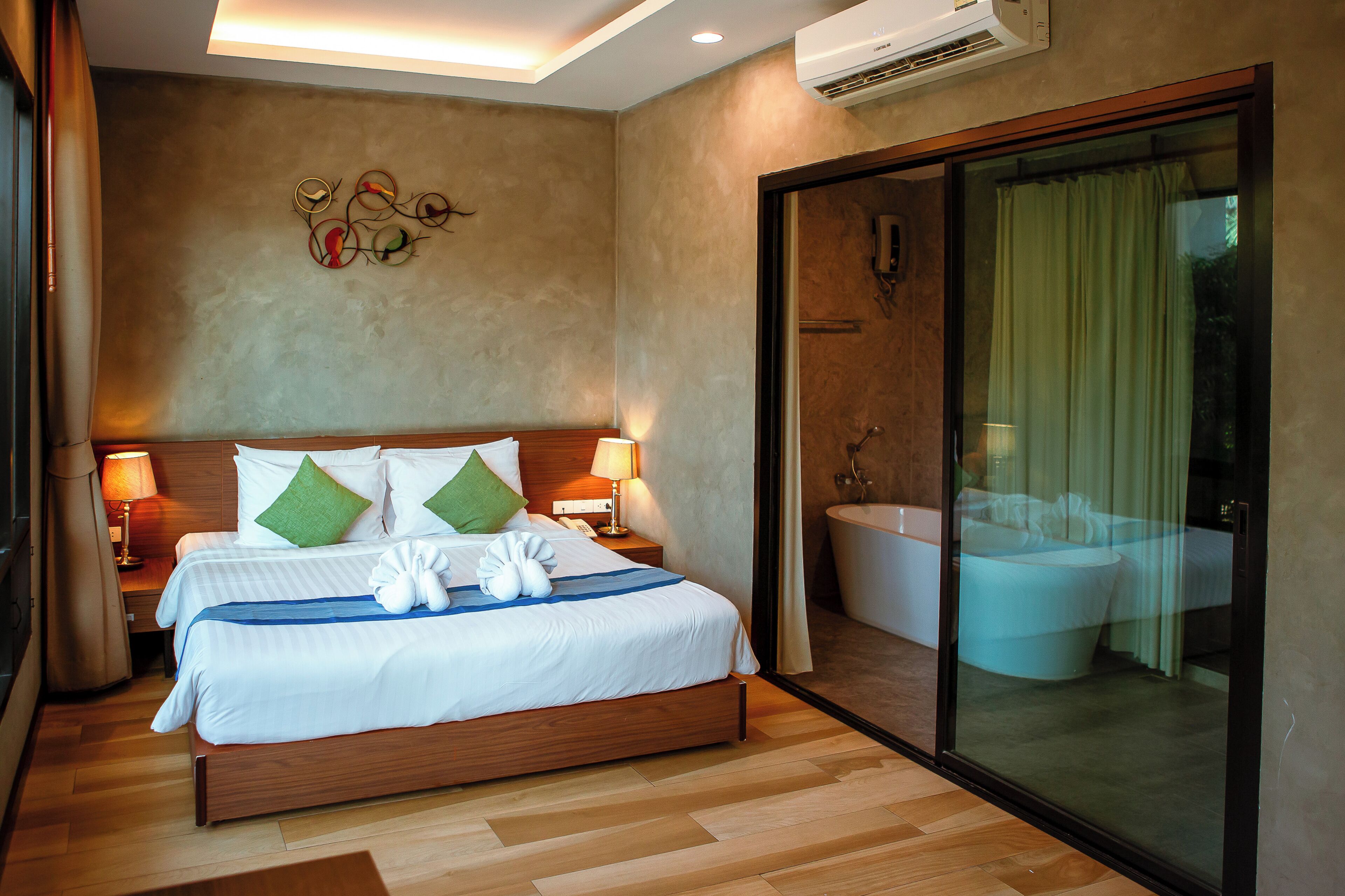 Minibar, blackout drapes, soundproofing, free WiFi