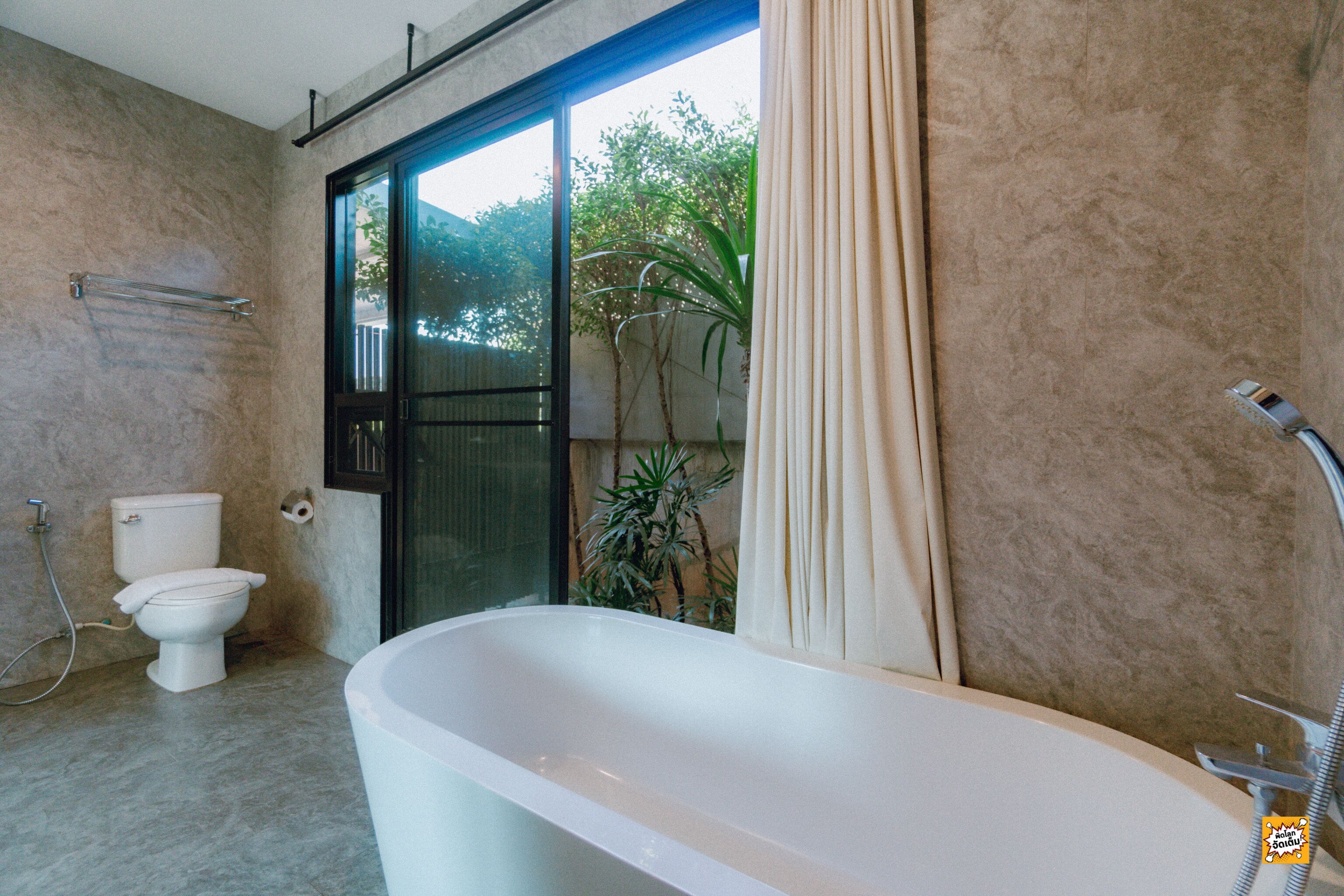 double room with garden view | bathroom | separate bathtub and shower, deep-soaking bathtub, free toiletries