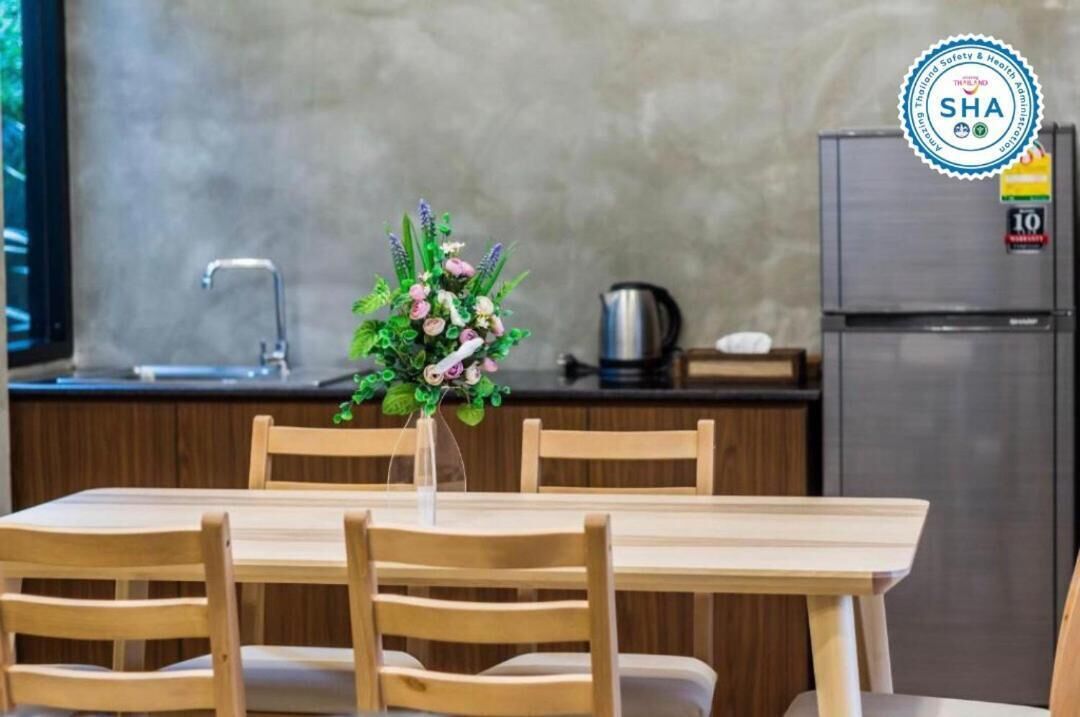 family room with garden | private kitchen | fridge, coffee/tea maker, electric kettle