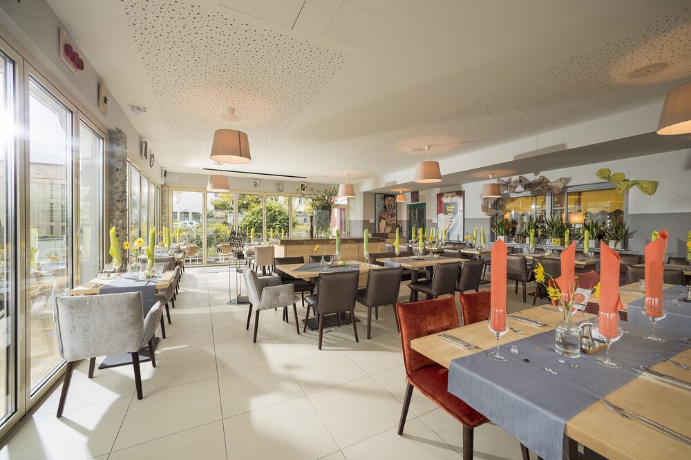 Malerwinkl Restaurant + Kunsthotel + Vinothek by null