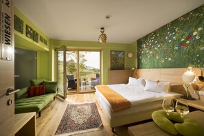 Comfort Double Room | In-room safe, individually decorated, individually furnished, desk - Malerwinkl - Kunsthotel (Fehring)