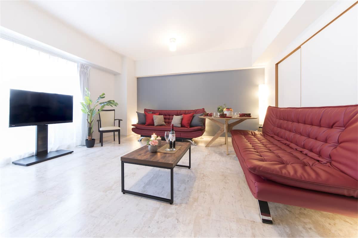 Superior Apartment, 3 Bedrooms, Non Smoking, City View ( 303 ) | Living room | Flat-screen TV