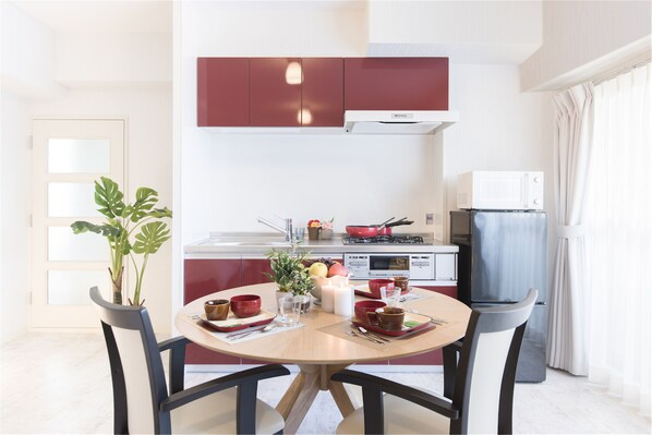 In-room dining - Jpride Uemachidai Condo (Osaka)