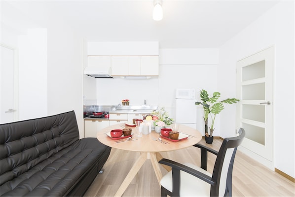 Basic-Apartment, 3 Schlafzimmer, Nichtraucher, Stadtblick ( 202  ) | Wohnbereich
