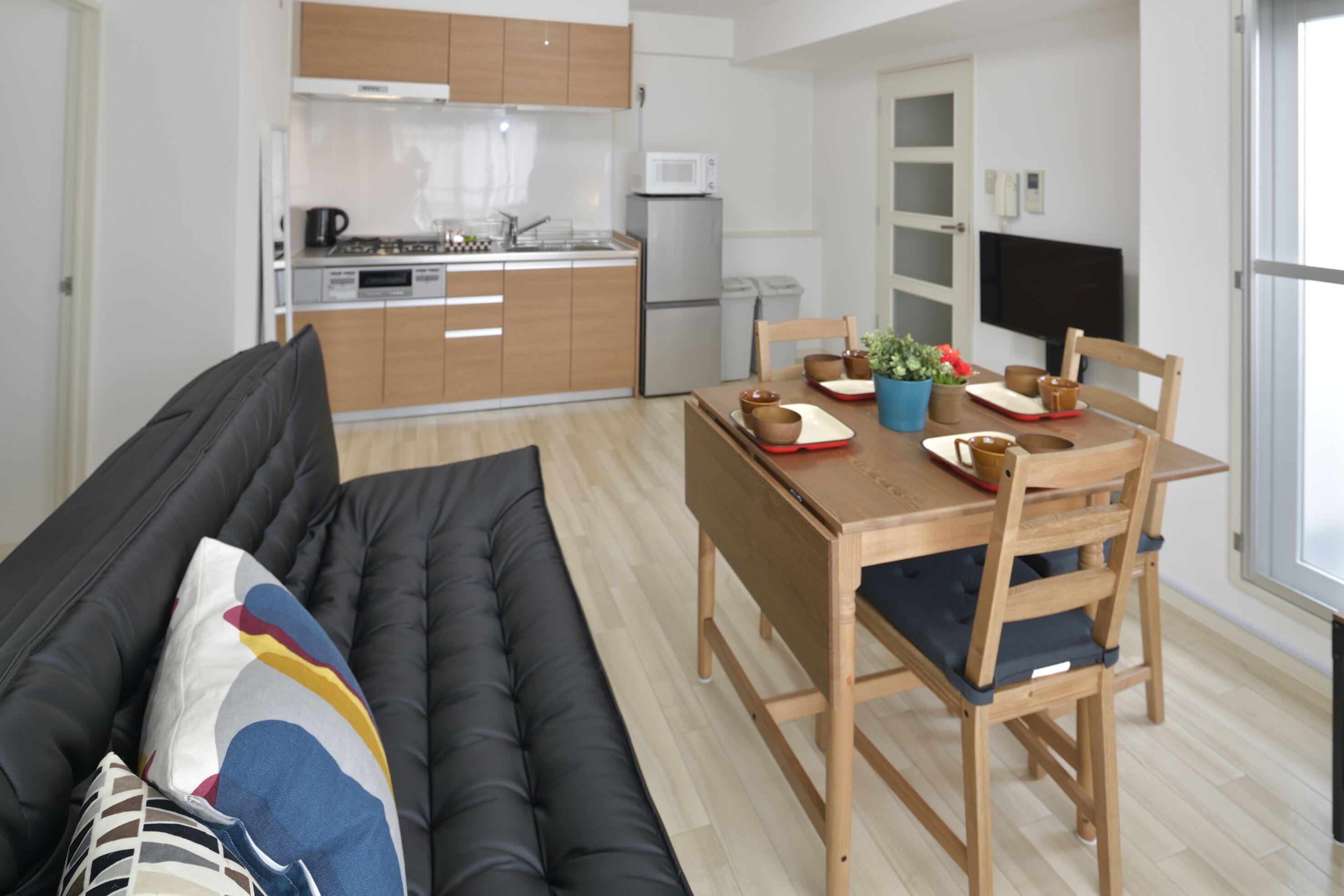 Basic Apartment, 2 Bedrooms, Non Smoking, City View (502) | Living area | Flat-screen TV