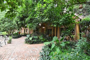 Family Bungalow | Minibar, desk, soundproofing, free WiFi - Tamcoc Valley Homestay (Hoa Lu)