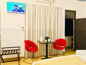 أغطية فراش متميزة وألحفة محشوة بالريش وأسرّة بطبقة علوية مريحة وميني بار